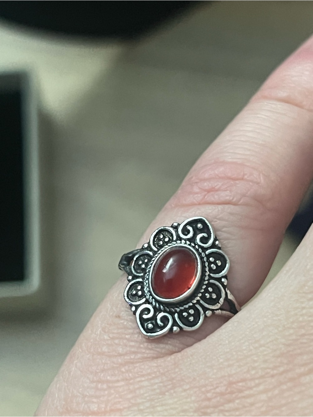 925 Sterling Silver Red Carnelian Cabochon Floral Ornate Ring Size 5
